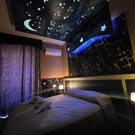 Hotel Iris Неаполь Екстер'єр фото