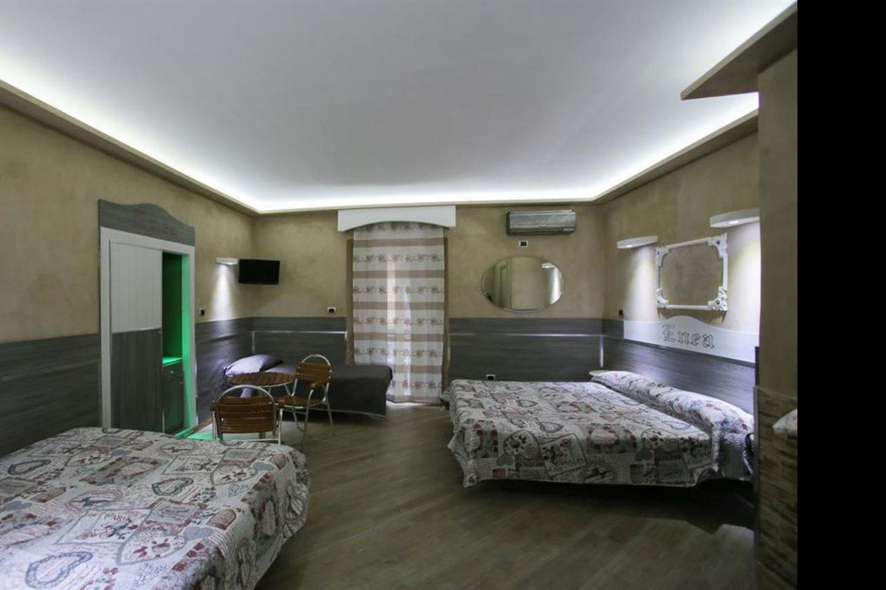 Hotel Iris Неаполь Екстер'єр фото