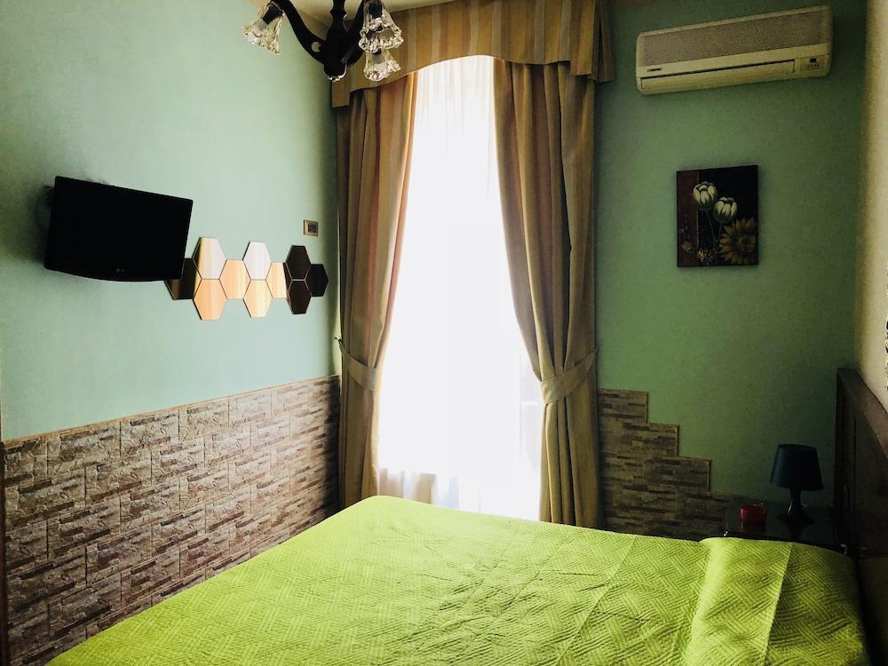 Hotel Iris Неаполь Екстер'єр фото