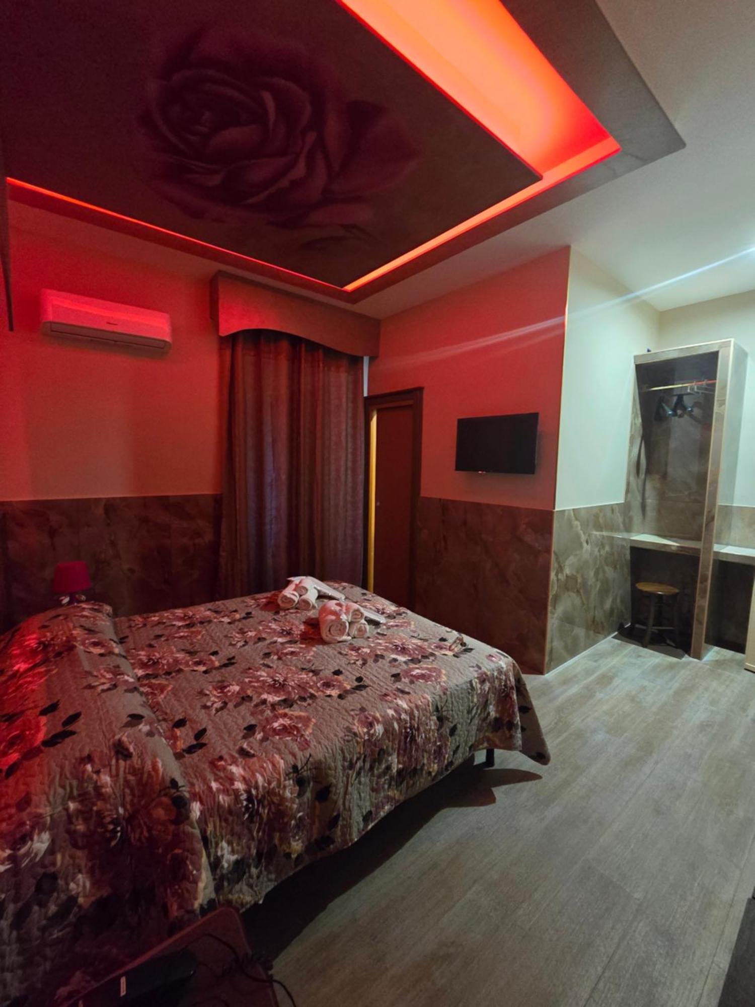 Hotel Iris Неаполь Екстер'єр фото