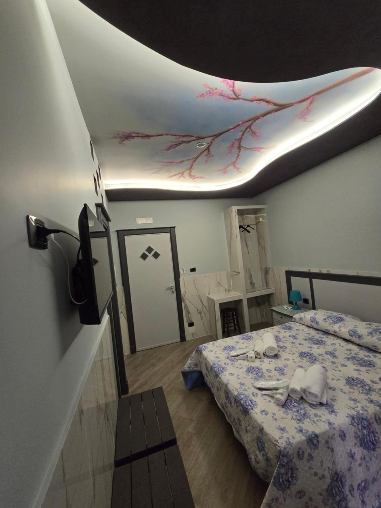Hotel Iris Неаполь Екстер'єр фото