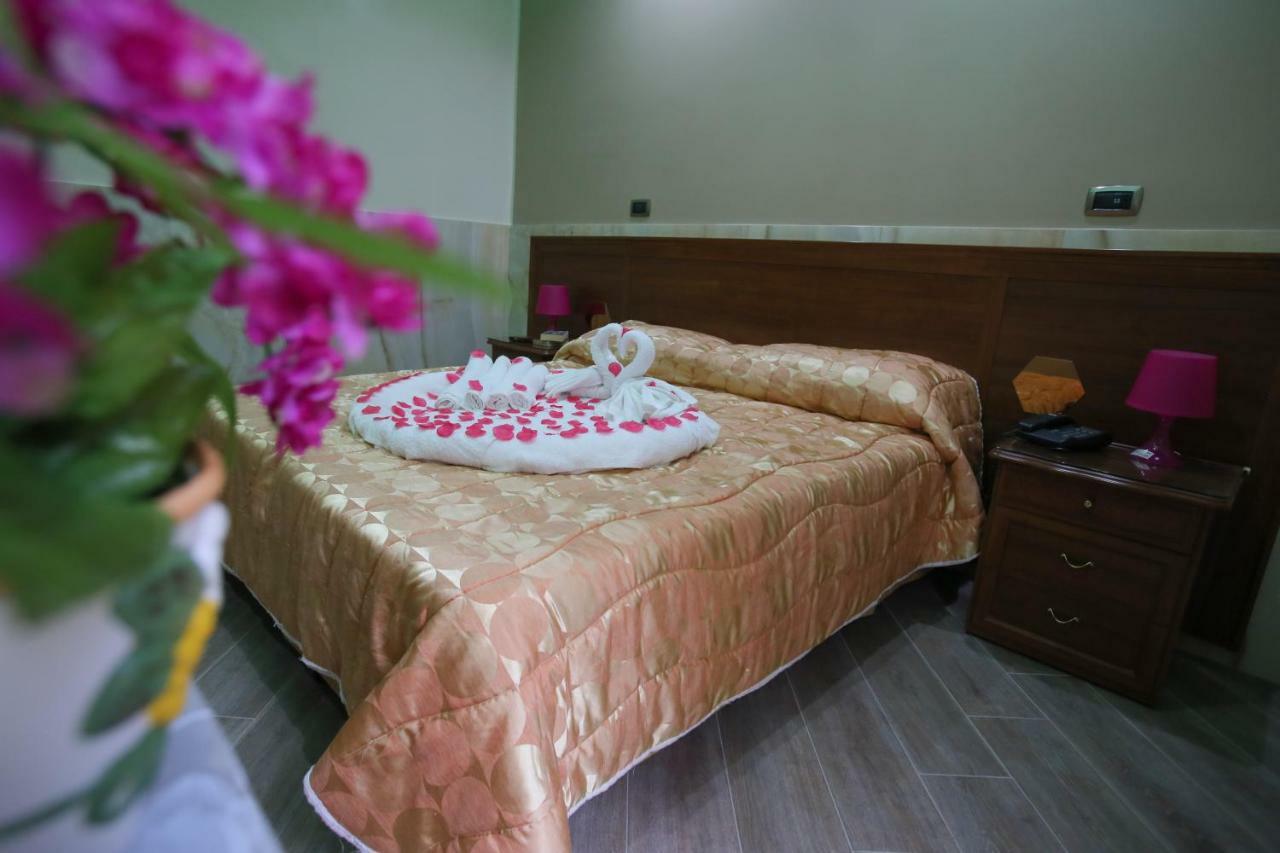 Hotel Iris Неаполь Екстер'єр фото